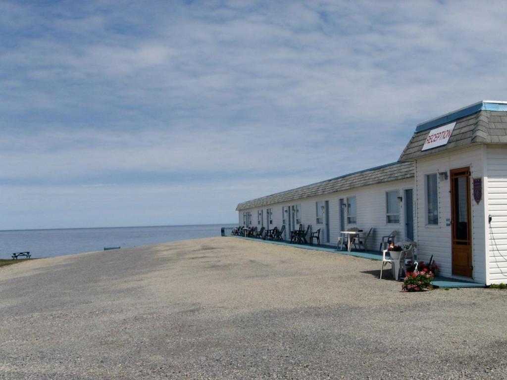 Motel Le Noroit L'Anse-au-Griffon Bagian luar foto