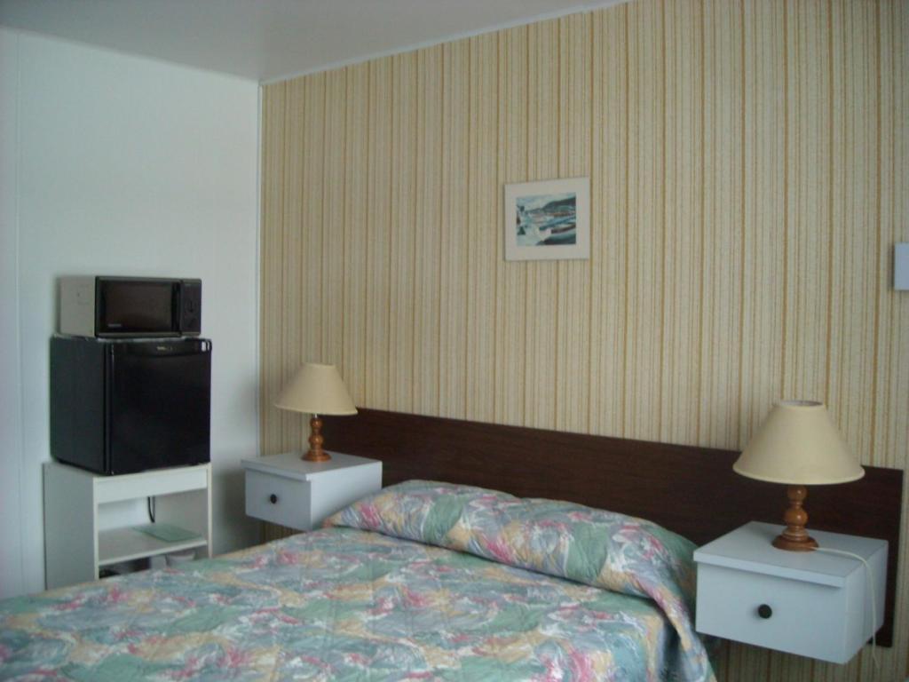 Motel Le Noroit L'Anse-au-Griffon Bagian luar foto